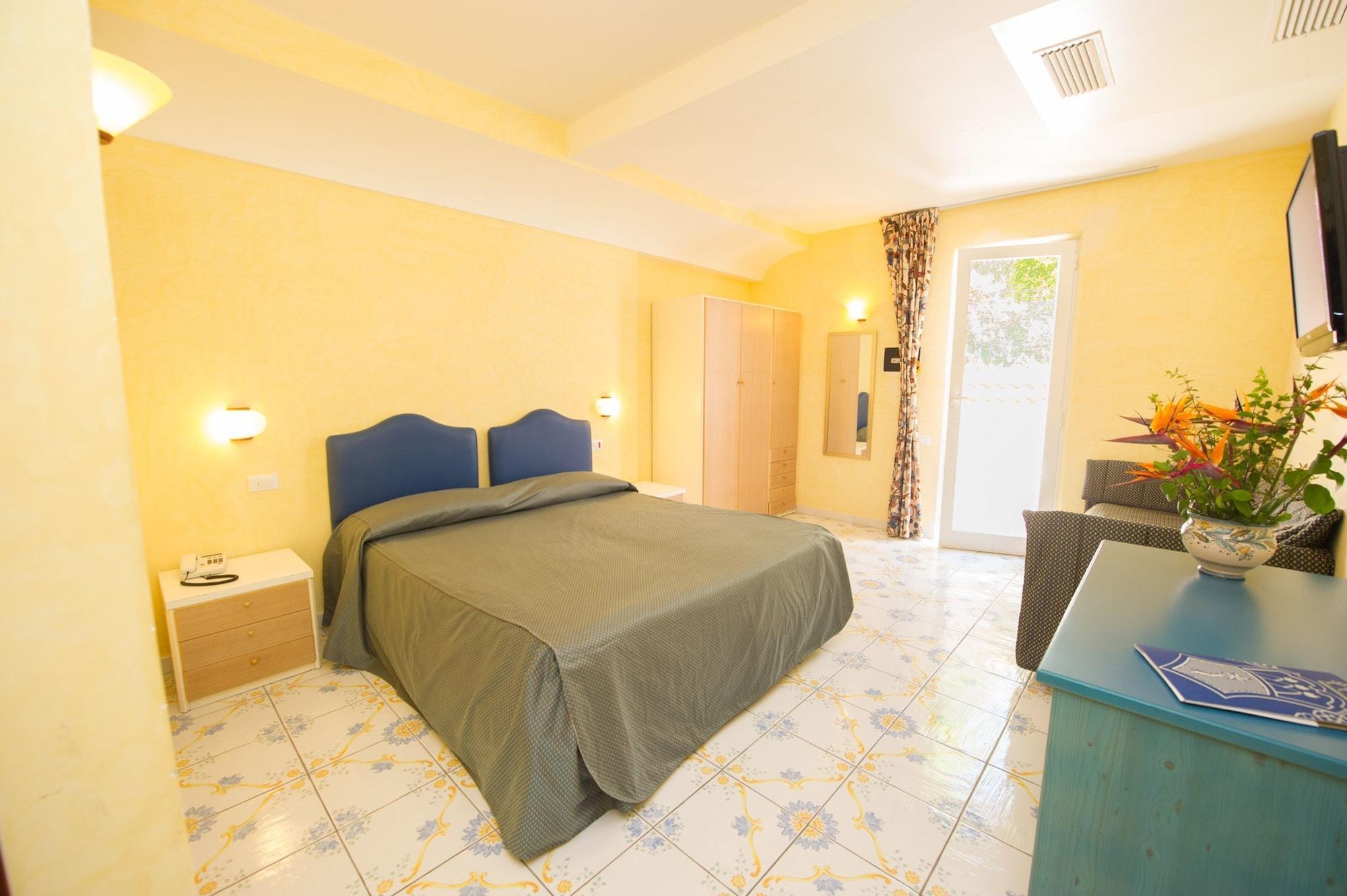 Hotel L'Approdo Casamicciola Terme ภายนอก รูปภาพ