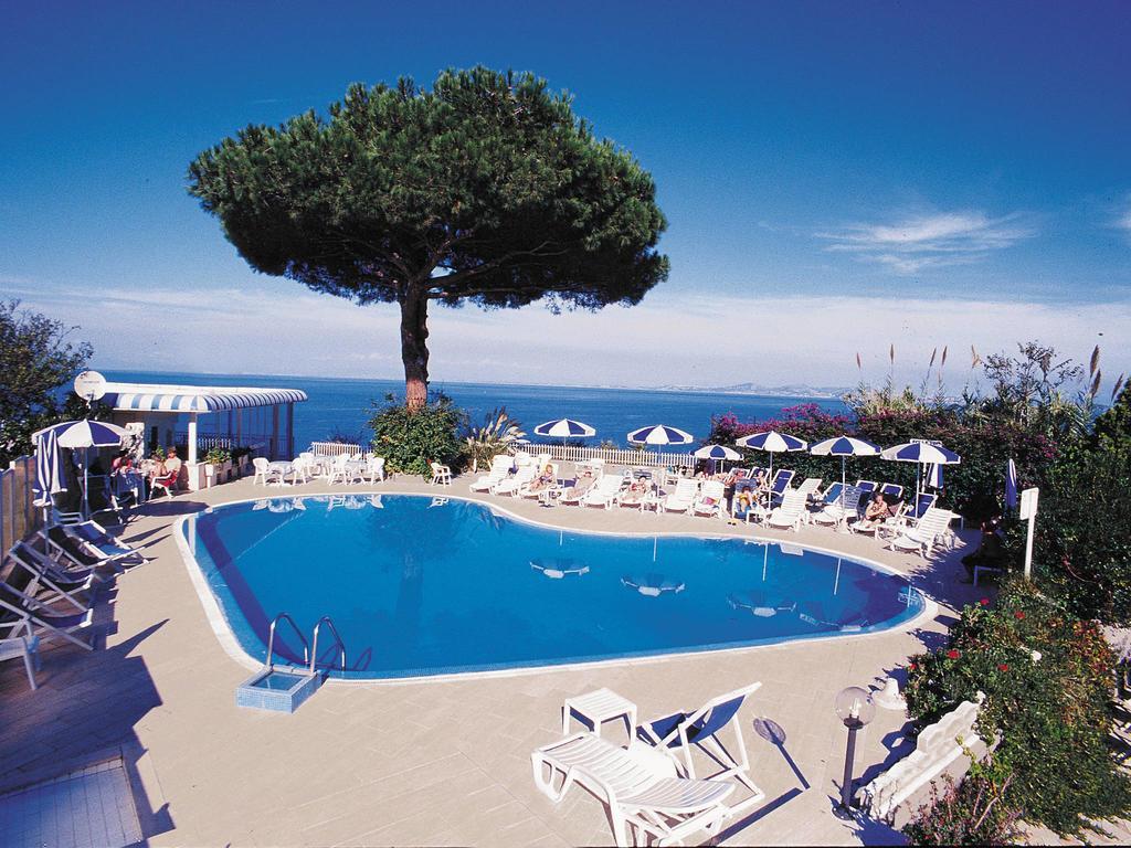 Hotel L'Approdo Casamicciola Terme ภายนอก รูปภาพ