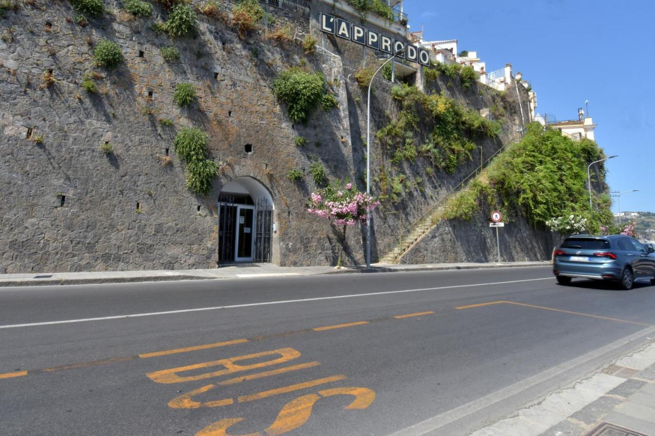 Hotel L'Approdo Casamicciola Terme ภายนอก รูปภาพ