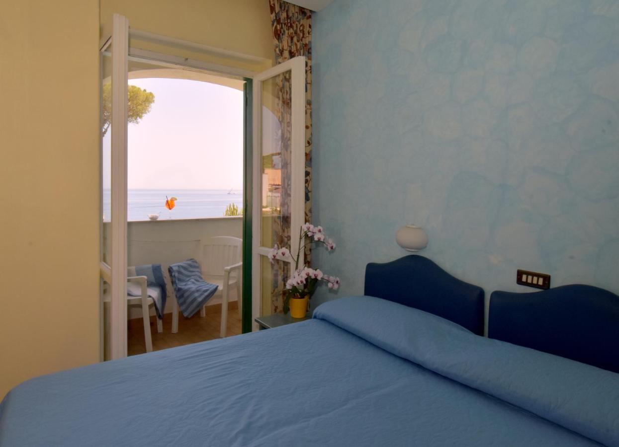 Hotel L'Approdo Casamicciola Terme ภายนอก รูปภาพ