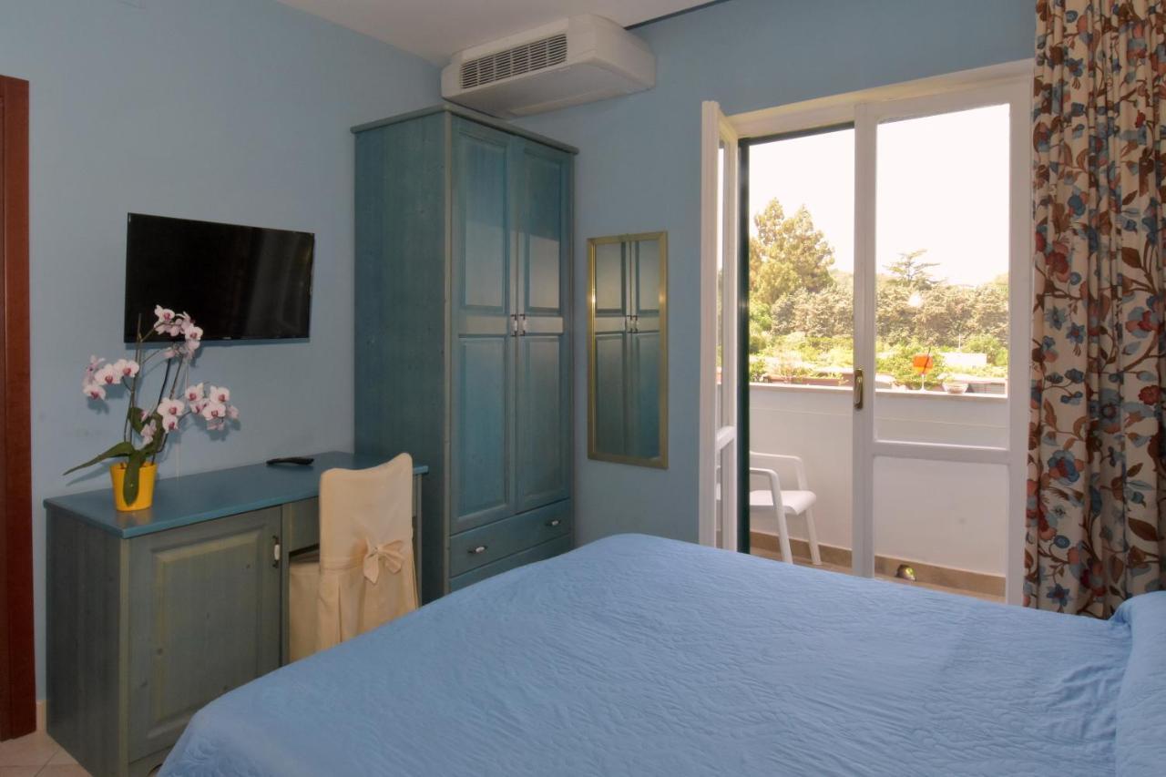 Hotel L'Approdo Casamicciola Terme ภายนอก รูปภาพ