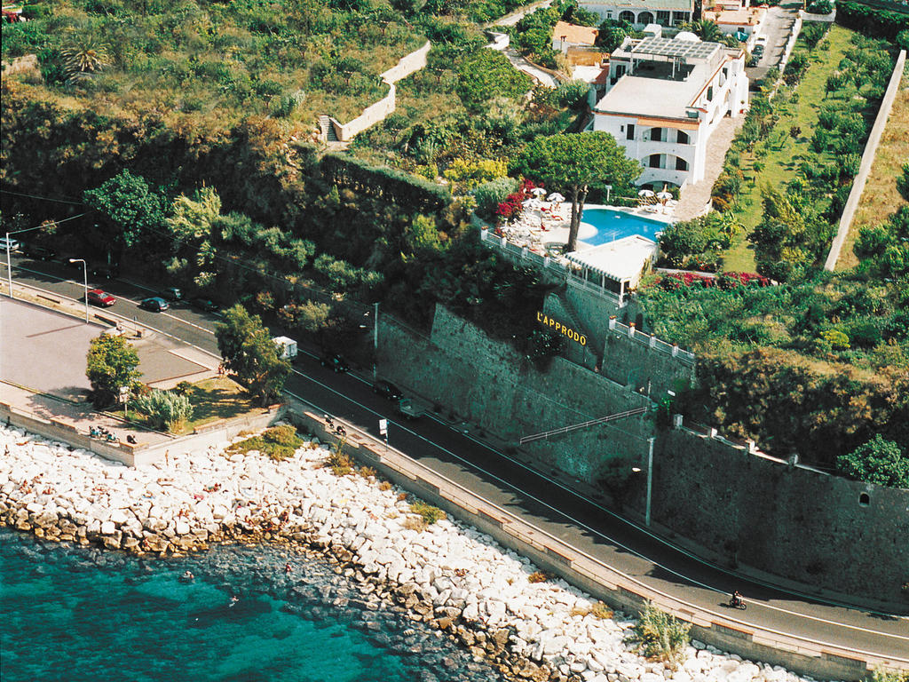 Hotel L'Approdo Casamicciola Terme ภายนอก รูปภาพ
