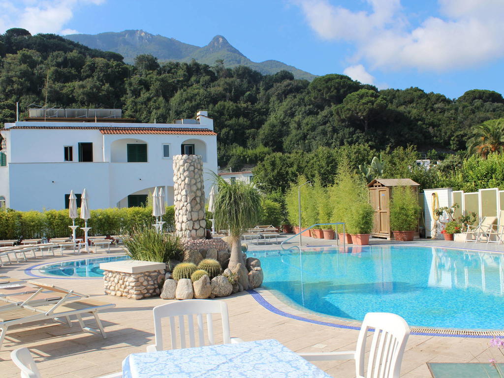 Hotel L'Approdo Casamicciola Terme ภายนอก รูปภาพ
