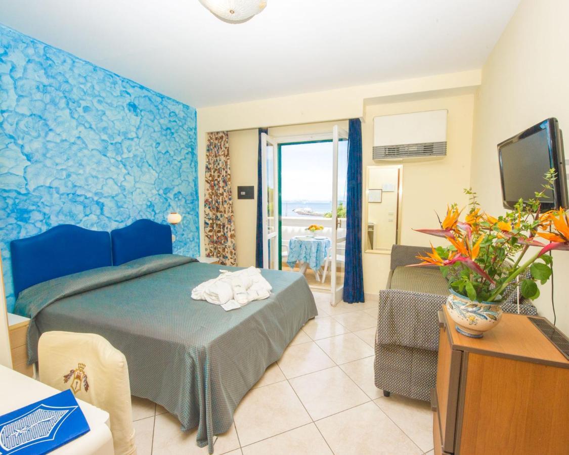 Hotel L'Approdo Casamicciola Terme ภายนอก รูปภาพ